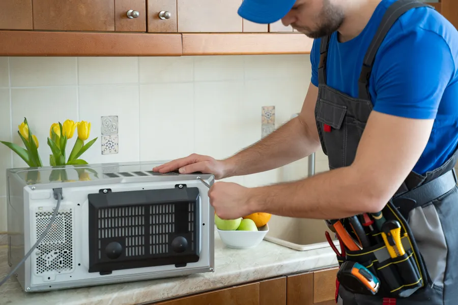 Common Microwave Problems That Require Expert Assistance Floresville, TX